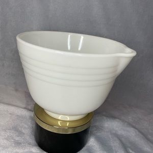 Vintage PYREX Hamilton Beach Round Mixing Bowl With Spout